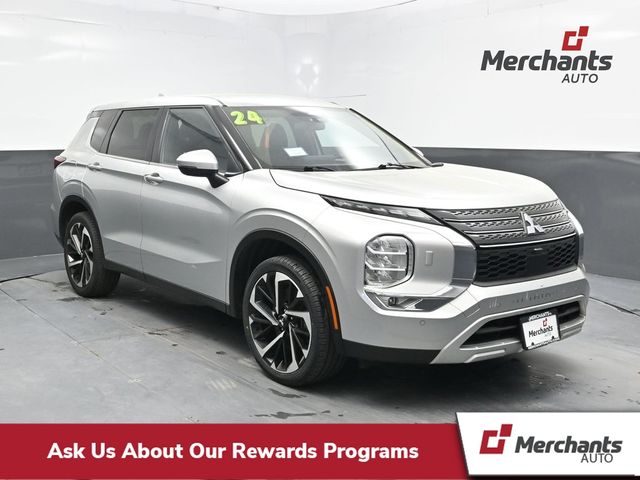 Silver 2024 Mitsubishi Outlander SE S-AWC SUV / Crossover All-Wheel Drive Continuously Variable Transmission