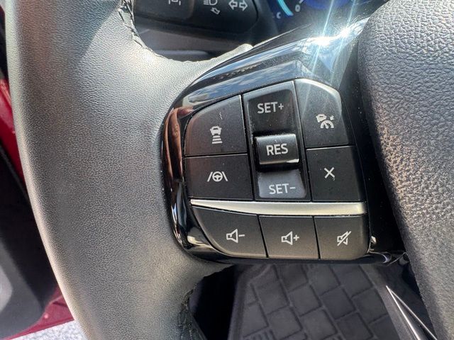 Used 2021 Red Ford SEL image 19