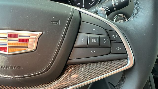 2024 Cadillac XT5 Sport 32