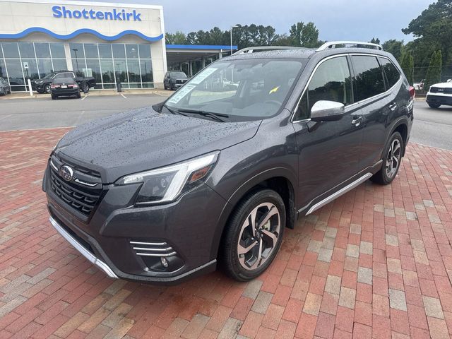 2023 Subaru Forester Touring's photo