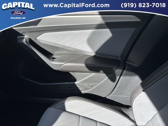 Used 2025 Silver Volkswagen 1.5T SE image 29