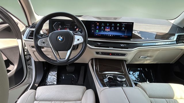 Used 2026 White BMW xDrive40i image 10