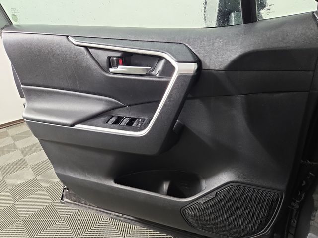 2024 Toyota RAV4 XLE photo