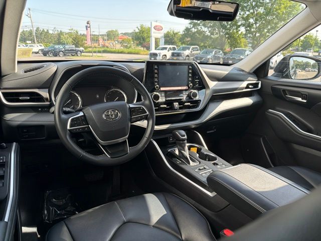Used 2022 Toyota Highlander SUV