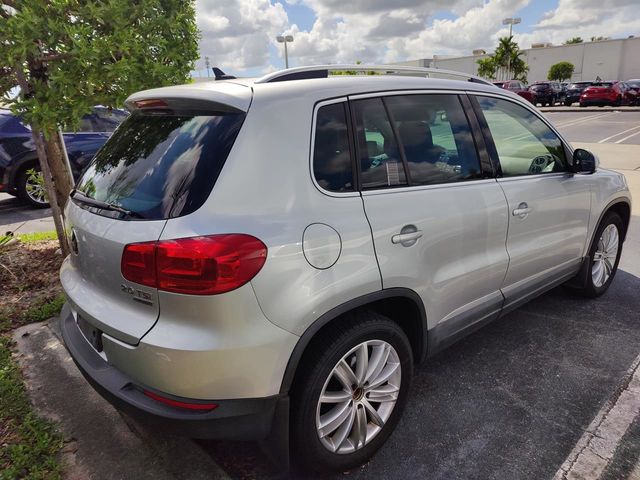 2013 Volkswagen Tiguan SE 2