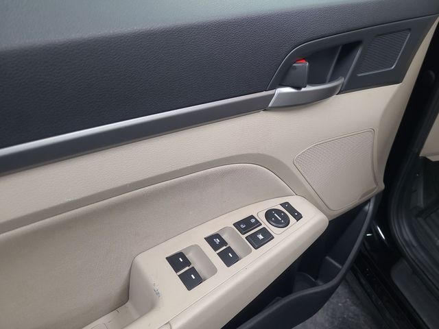 2018 – Hyundai – Elantra