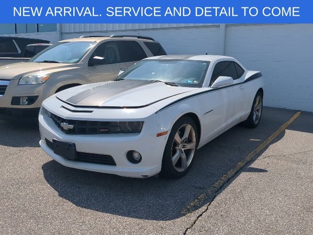 Summit White 2011 Chevrolet Camaro Coupe Rear-Wheel Drive 6-Speed Manual