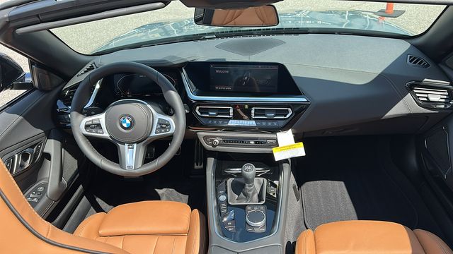 2025 BMW Z4 sDrive M40i 24