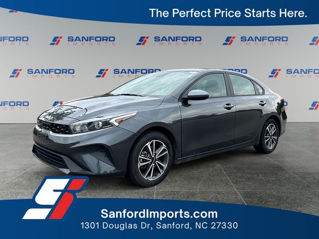 Gravity Gray 2023 Kia Forte Sedan Front-Wheel Drive Continuously Variable Transmission