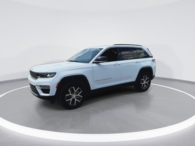 Used 2025 White Jeep Limited image 4