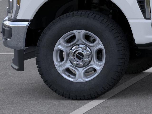 New 2026 Oxford White Ford XLT image 19