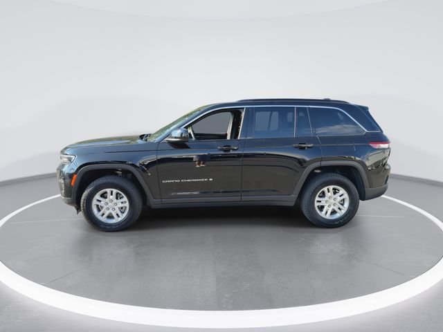 Used 2025 Black Jeep Laredo image 5