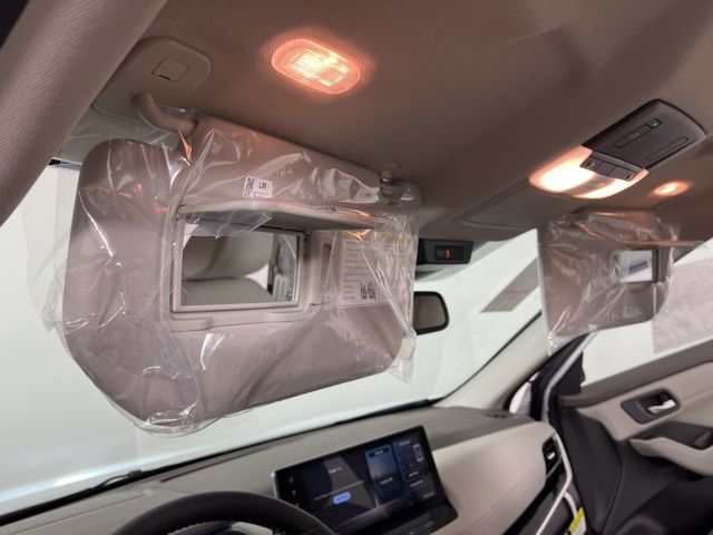 2025 Everest White Pearl Nissan Rogue SL FWD SUV