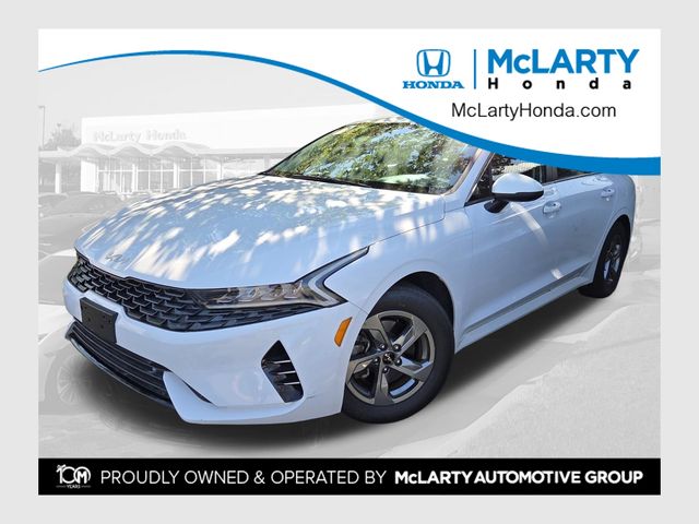 Glacial White Pearl 2023 Kia K5 Sedan Front-Wheel Drive 8-Speed Automatic