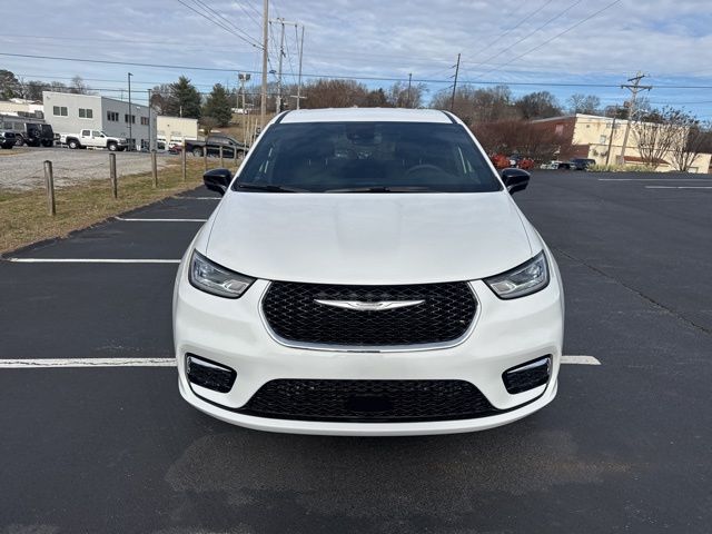 New 2026 White Chrysler Select image 2