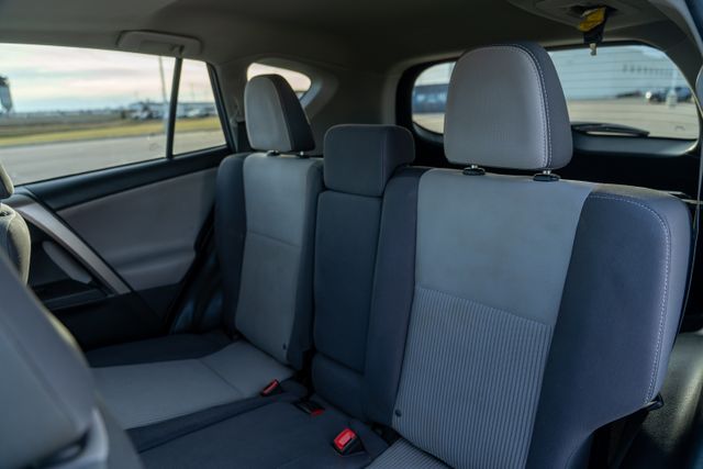 2015 Toyota RAV4 XLE 15