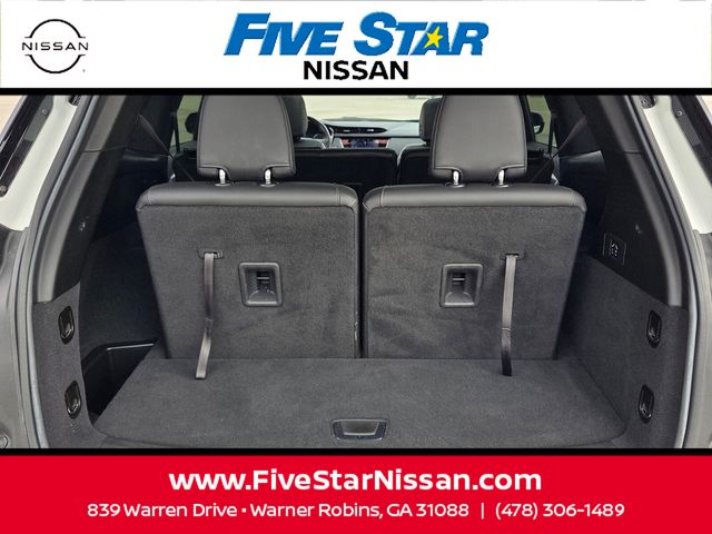 Used 2023 White Cadillac Luxury image 14