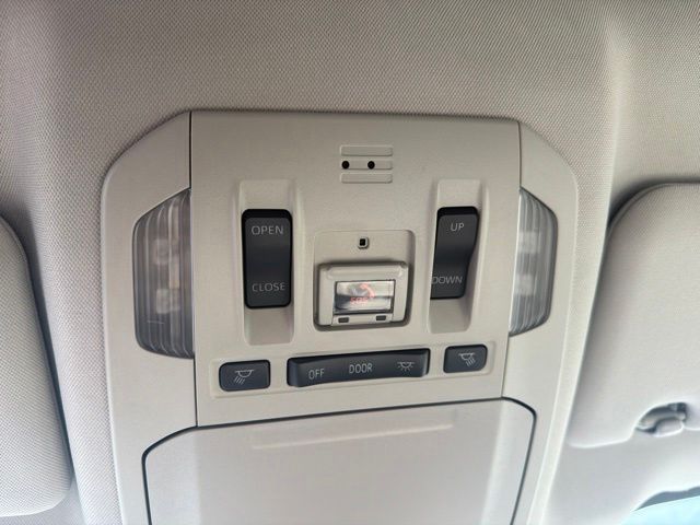 2022 Toyota Highlander XLE Off-white at Carlisle Cadillac Buick GMC