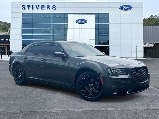 Gray (Granite Crystal Metallic Clearcoat) 2019 Chrysler 300 Sedan Rear-Wheel Drive 8-Speed Automatic
