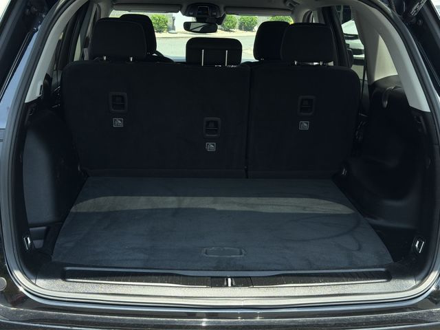 Used 2023 Black Jeep Laredo image 39