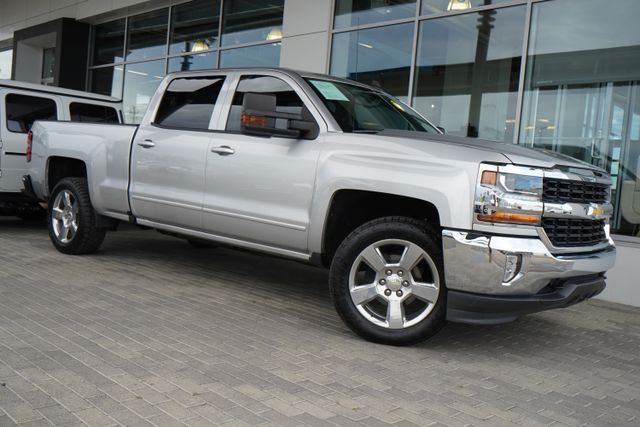Silver Ice Metallic 2018 Chevrolet Silverado 1500 Pickup Truck Four-Wheel Drive 6-Speed Automatic Overdrive