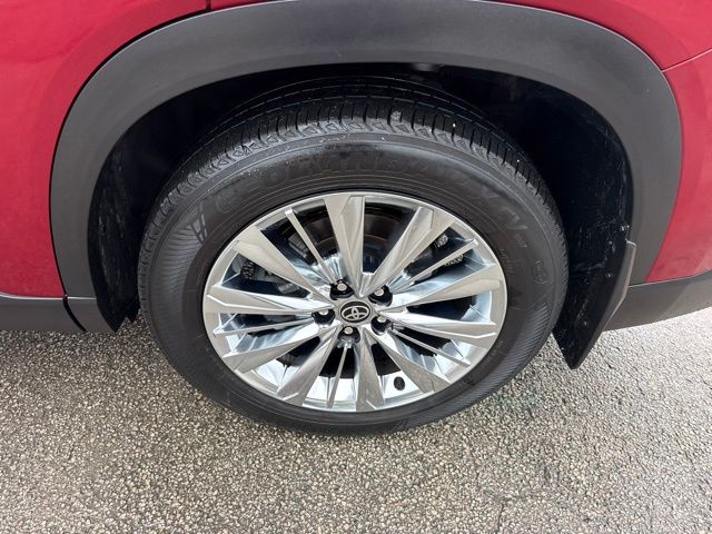2024 Toyota Highlander - $48,888