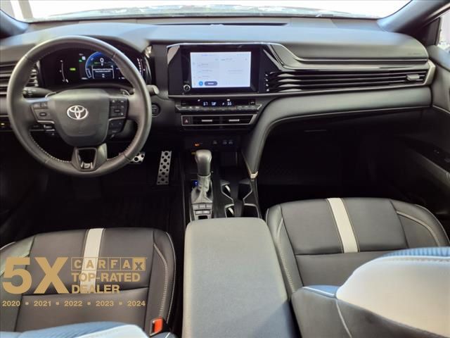 2025 Toyota Camry SE photo