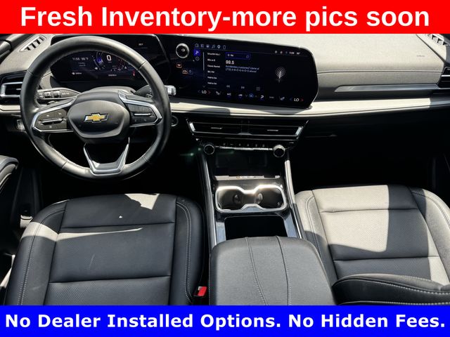 2025 Chevrolet Traverse LT - 8