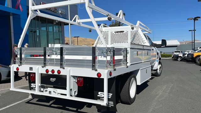 2023 Chevrolet Silverado 5500HD Work Truck 2