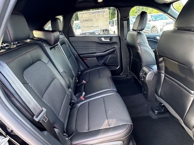 2025 Ford Escape ST-Line photo
