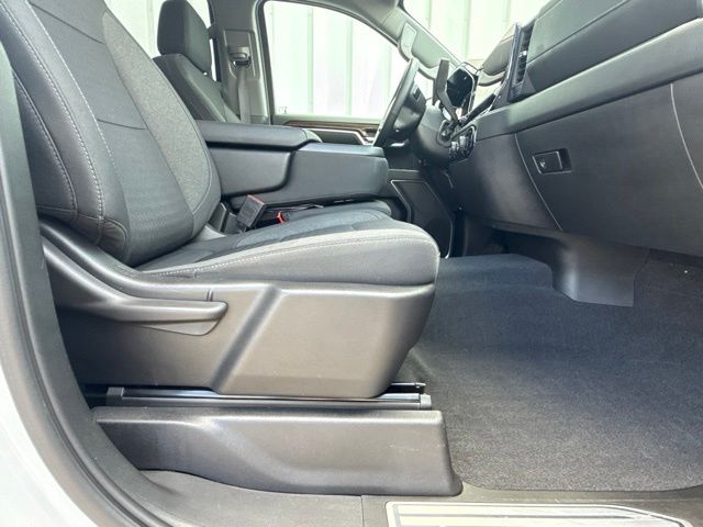 2023 Chevrolet Silverado 1500 LT:L44120A