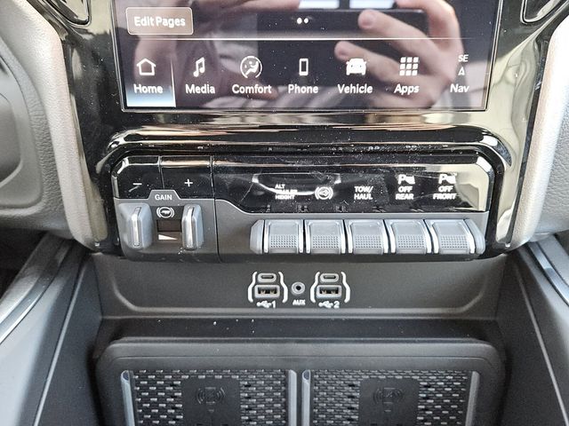 2026 Ram 3500 Laramie Crew Cab 4x4 8' Box