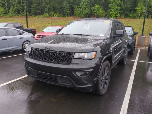 Used 2019 Black Jeep Altitude image 2