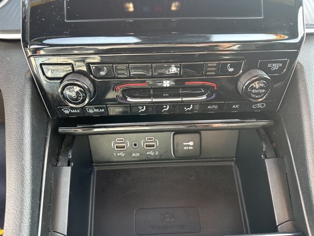 2024 Jeep Grand Cherokee L Altitude - Diamond Black Crystal Pearlcoat exterior view 15