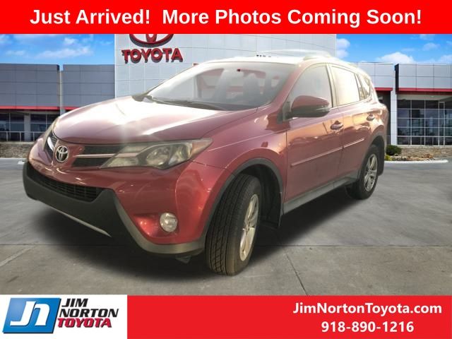 2015 Toyota RAV4 XLE 2