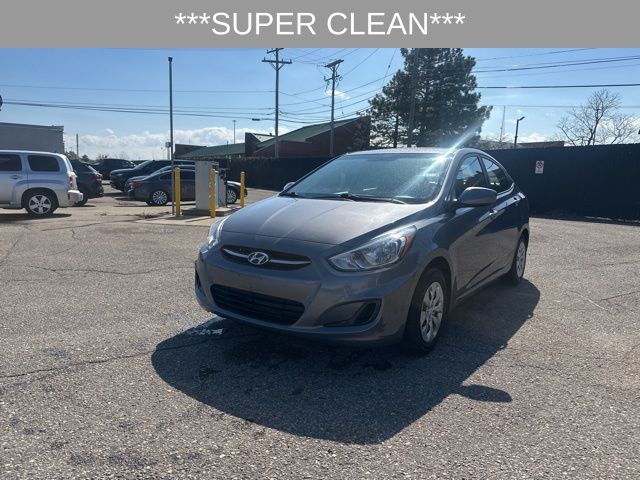 Triathlon Gray Metallic 2016 Hyundai Accent SE Sedan FWD Sedan Front-Wheel Drive 6-Speed Automatic