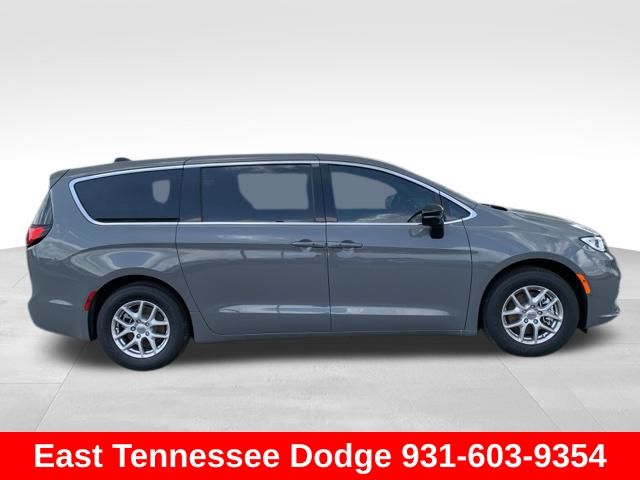 2025 Chrysler Pacifica  photo