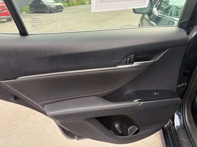 Used 2018 Blue Toyota XLE image 31