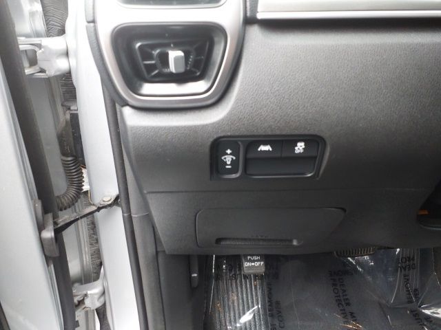 Used 2022 Silver Kia LX image 12
