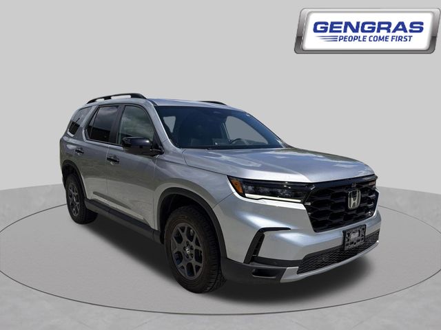 Lunar Silver Metallic 2025 Honda Pilot SUV / Crossover All-Wheel Drive Automatic