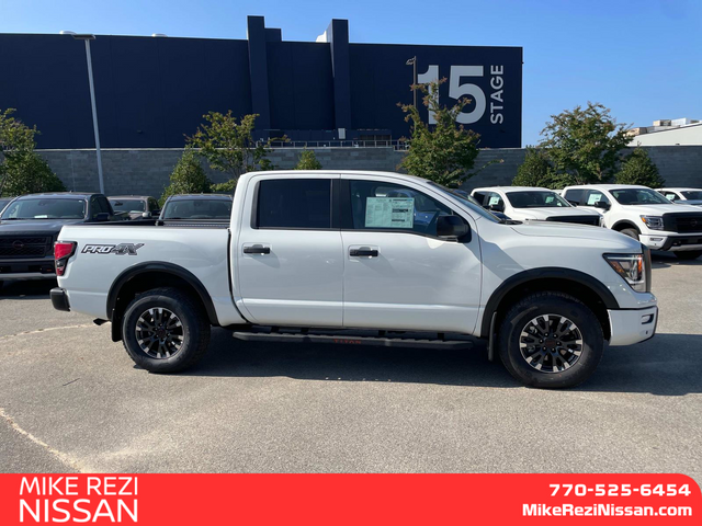 2024 Nissan Titan PRO-4X 2