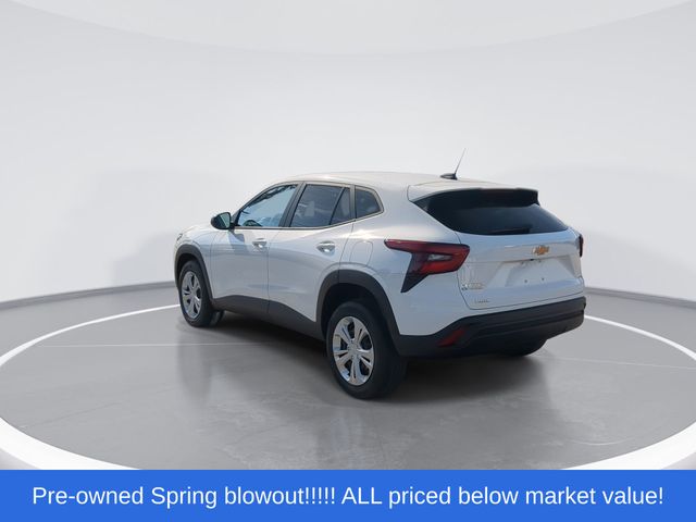 Used 2025 Summit White Chevrolet LS image 6
