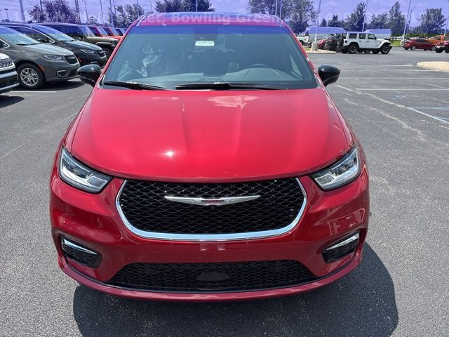 New 2025 Chrysler Pacifica Select 4D Passenger Van