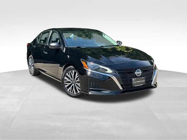 Super Black Clearcoat 2024 Nissan Altima Sedan Front-Wheel Drive Continuously Variable Transmission