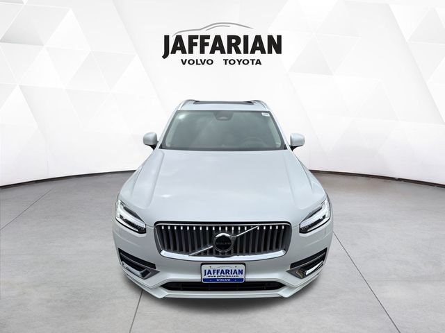 2025 Volvo XC90 T8 photo 6