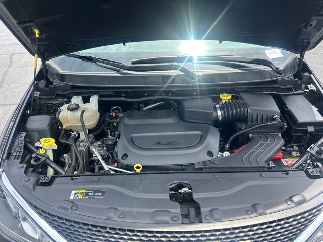 Used 2020 Chrysler Pacifica Van