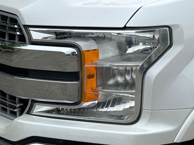Used 2019 White Ford Lariat image 4