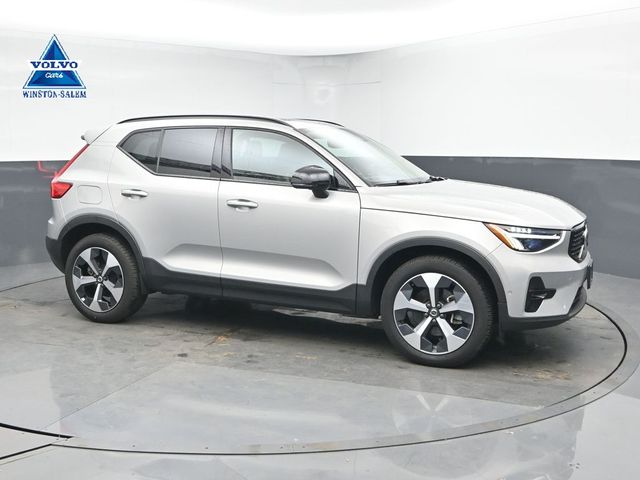 Silver Dawn Metallic 2023 Volvo XC40 B5 Plus Dark Theme AWD SUV / Crossover All-Wheel Drive Automatic