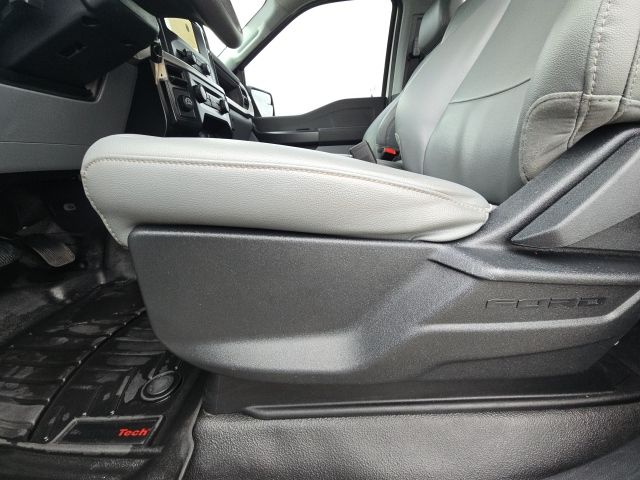 2023 Ford F-150 XL:B01861