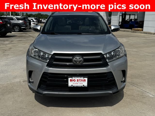 2019 Toyota Highlander Limited Platinum Silver at River Oaks CDJR